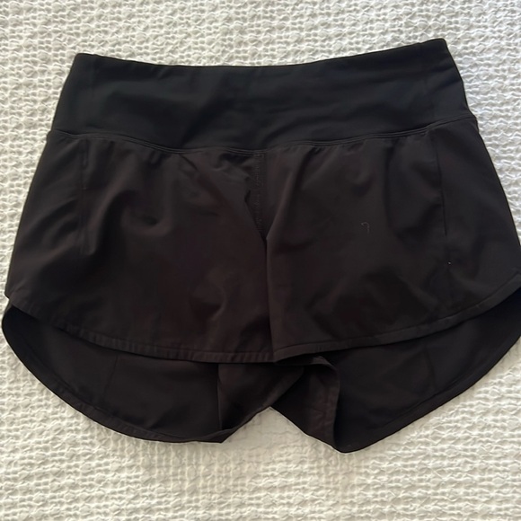 lululemon athletica Pants - Lululemon shorts black size 6